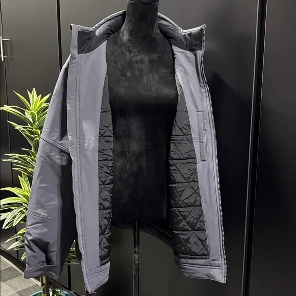 Ariat Dri-Tek Durastretch Insulated,abrasion resist, water repell,zip up jacket - Picture 6 of 16